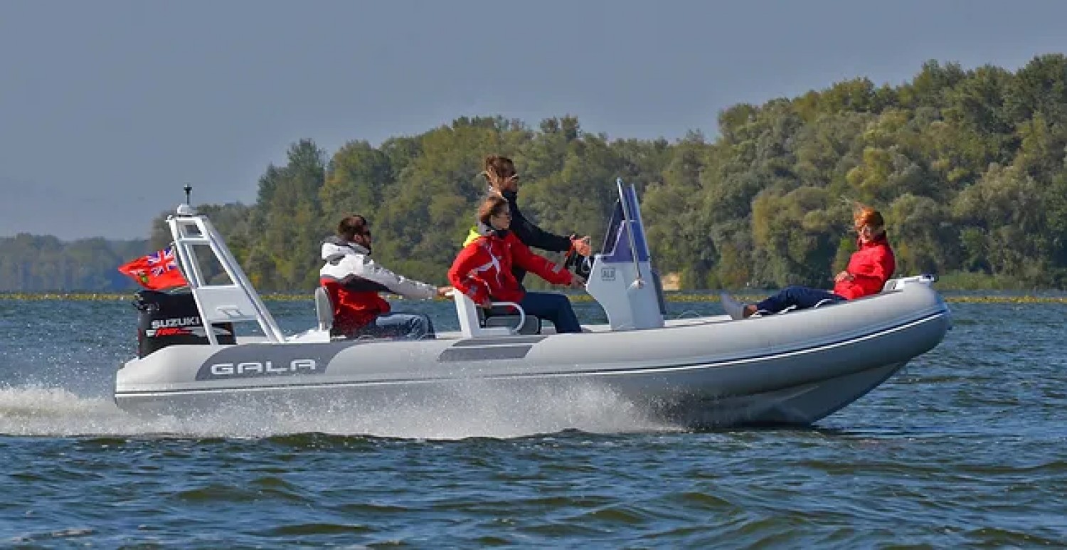 slider 2 Gala Boats V580 Viking